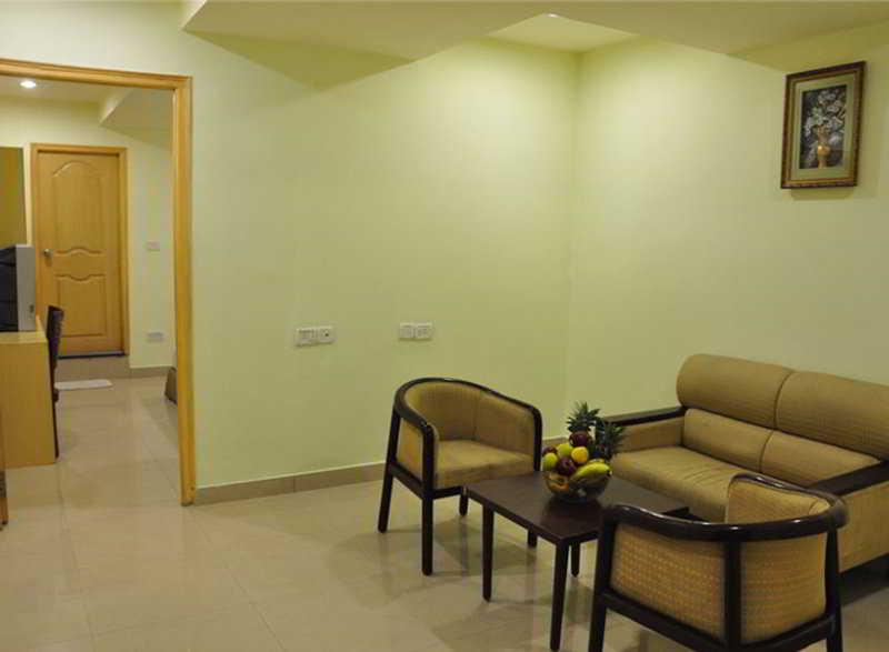 Super Townhouse Ameerpet Balkampet Road Hyderabad Eksteriør bilde