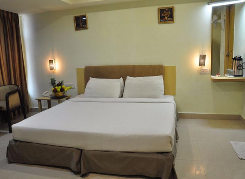 Super Townhouse Ameerpet Balkampet Road Hyderabad Eksteriør bilde